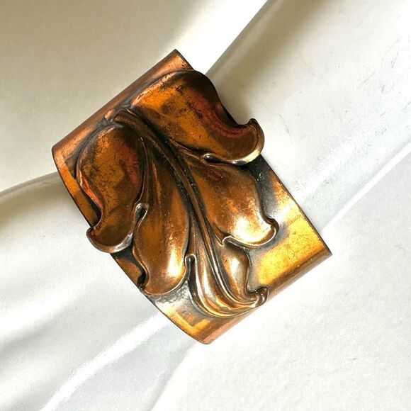 Copper leaf wide cuff bracelet - Picture 5 of 9